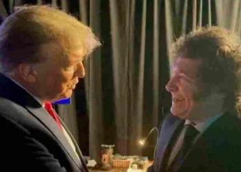 Milei se ilusiona con el triunfo de Trump y evalúa viajar a en el caso de que gane