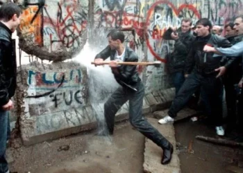 Scholz llama a la unidad en Europa en el 35º aniversario de la caída del muro de Berlín