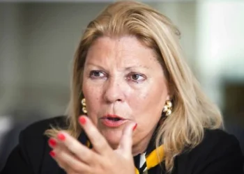 Carrió: «Cristina hubiera podido ser decente y haber separado los bienes»