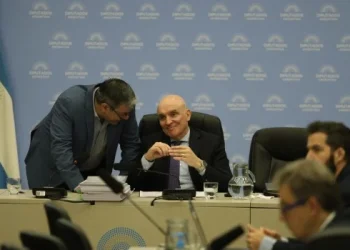 Se postergó hasta el martes la firma del Presupuesto 2025 para permitir las negociaciones con los gobernadores