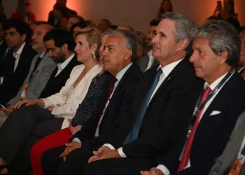 Alfredo Cornejo mantuvo una larga reunión con funcionarios de Javier Milei: qué temas hablaron