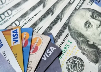 Fin del Impuesto PAIS: cómo va a quedar el dólar tarjeta a partir de enero