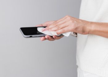  El verdadero truco para eliminar los rayones de la pantalla del celular