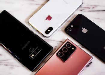 La innovadora máquina que escanea celulares y ofrece dólares para comprar smartphones