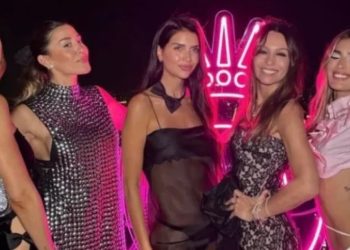 «Me parte el corazón»: la tristeza de Wanda Nara al no poder viajar a Tailandia junto Zaira, Pampita y otras famosas