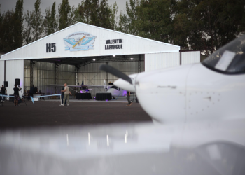 En medio del combate contra el granizo, Félix y el Aeroclub inauguraron nuevo hangar y pista de maniobras