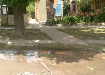 Quejas por la falta de agua en uno de los monoblock de Comodoro Pi