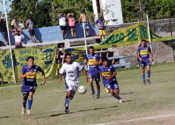 Deportivo Argentino le ganó a Huracán y El Porvenir venció a Cuadro Nacional
