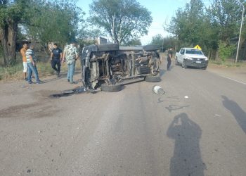 Vuelcan en estado de ebriedad y siempre la culpa la tiene un perro