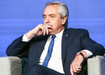 Pidieron la indagatoria de Fernández en la causa por violencia de género contra Yañez