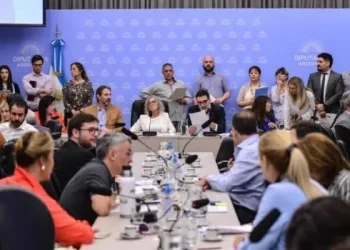 Terminó en un escándalo la reunión para dictaminar por el proyecto contra la ludopatía