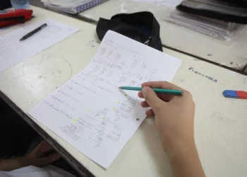 La DGE reforzará controles y exigirá “ficha limpia” para docentes