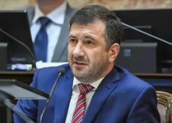 Detuvieron al senador Edgardo Kueider en Paraguay: viajaba con más de 200 mil dólares