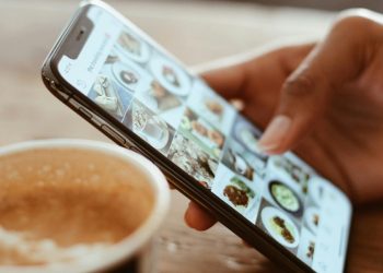 Compras navideñas online: cómo evitar caer en las estafas de tiendas de Instagram