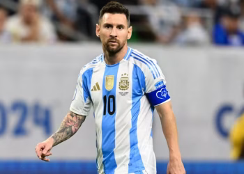 Subastan una carta especial de Lionel Messi y un detalle podría hacer que alcance un número récord