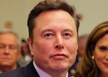 Elon Musk lanzará un servicio de correo electrónico para competir con Gmail y Outlook