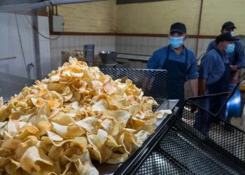 Cierra histórica fábrica de snacks en Mendoza y deja a 25 familias sin trabajo