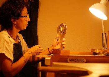 Artista sanrafaelina realizó el relicario para el “santo millennial” Carlo Acutis
