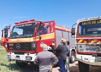 Bomberos de Salto de las Rosas nuevamente operativos por el esfuerzo de los vecinos e YPF sigue «mirando» para otro lado