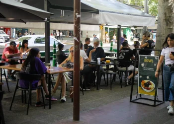 Año Nuevo: cómo funcionarán los comercios y servicios en Mendoza