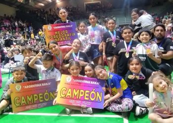 Un triunfo cuyano en Mar del Plata: Roberto Farías y su ballet brillaron en Argentina Baila