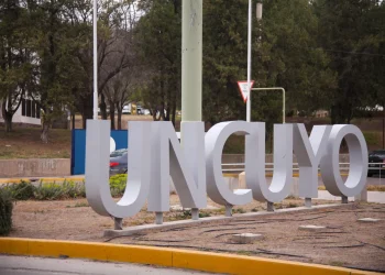 Arancelamiento universitario para extranjeros: qué hará la UNCuyo