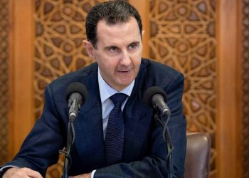 Quién es Bashar al Assad, el presidente sirio que renunció a su cargo y huyó del país