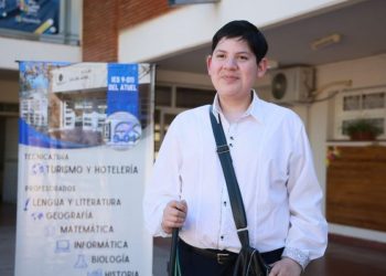 Superación: Es sanrafaelino, tiene discapacidad visual desde pequeño y cursa el profesorado de inglés