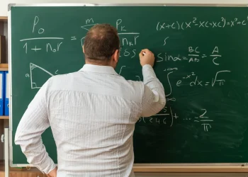 El Gobierno habilitó becas para un grupo de docentes: cómo inscribirse