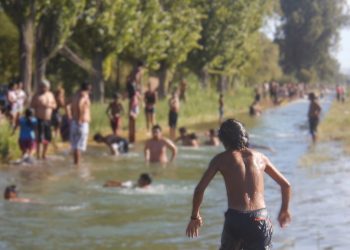 Alertan a bañistas por los altos caudales que se erogan en los canales de riego de San Rafael
