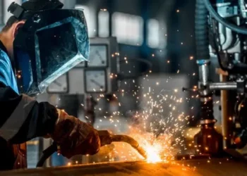 Sin brotes verdes: en los primeros 10 meses del año la industria se derrumbó un 11,6%