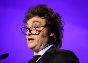 El primer año de la gestión de Milei en números: se perdieron 261 mil puestos de trabajo y el salario cayó un 3,7%