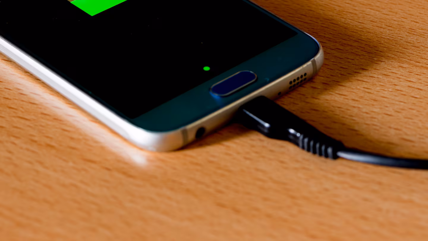 De no creer: Cómo cargar la batería del celular más rápido en tres simples pasos