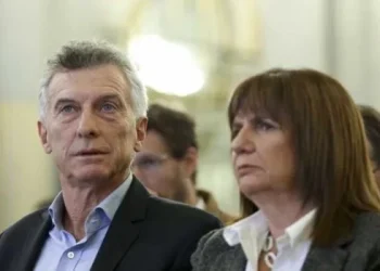 Patricia Bullrich apuró a Mauricio Macri para que defina si es oficialista u opositor