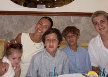 Pampita cumplió años y mostró emocionada el regalo que le hicieron sus hijos para recordar a Blanca