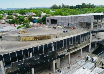 Centro comercial y cultural en la ex terminal: “Calculamos que a finales de julio podemos llegar a estar con la obra concluida”