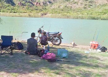 Bajo Rosado: los pescadores aprovechan el buen caudal de agua que trae el Diamante
