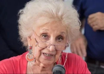 El Gobierno le respondió a Carlotto sobre los despidos de estatales en materia de derechos humanos