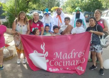 La cooperativa “Madres cocinando” prepara un gran festejo por la “llegada de los Reyes Magos”
