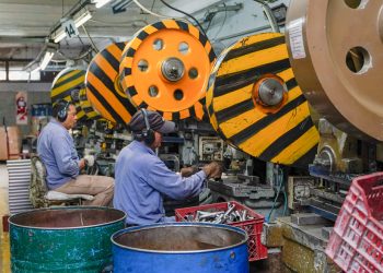 Las PyMEs, el motor de la economía cada vez más abandonado: «Durante este tiempo el sector que más ganó fue el financiero»