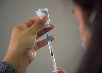 Más de 30 sanrafaelinas se inocularon con la nueva vacuna contra el Virus Sincicial Respiratorio