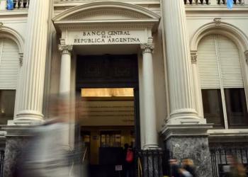 El Banco Central mantendrá sin cambios la tasa de interés, pese a que redujo el ritmo de devaluación