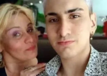 Buenos Aires: Un joven de 19 años mató a su mamá, el impactante motivo y los chats que descubrieron