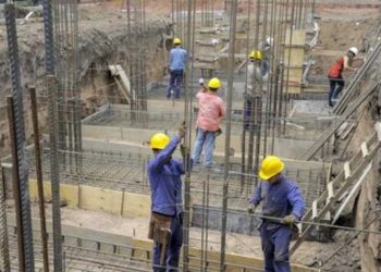 A fines del 2024 hubo una leve mejora del empleo pero en un año se perdieron casi 200 mil puestos