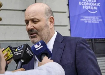 Sturzenegger anunció una nueva desregulación en la industria de las frutas
