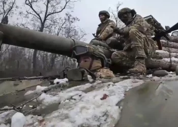 Ucrania busca atraer a hombres jóvenes al ejército a cambio de mayores compensaciones