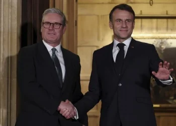 Los líderes de Francia y Reino Unido viajan a Washington para instar a Trump a no abandonar Ucrania