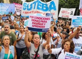 Los gremios docentes rechazaron la oferta salarial del Gobierno y ratificaron el paro del 5 de marzo