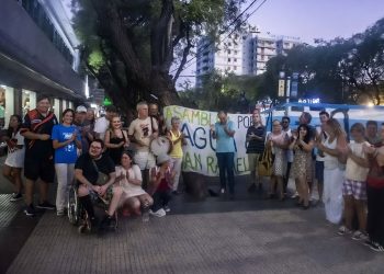 Vecinos, agricultores y ambientalistas se manifestaron en el Kilómetro Cero