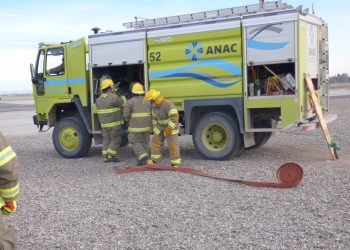 Reclamos y gestiones “contrarreloj” para conseguir una autobomba para el Aeropuerto